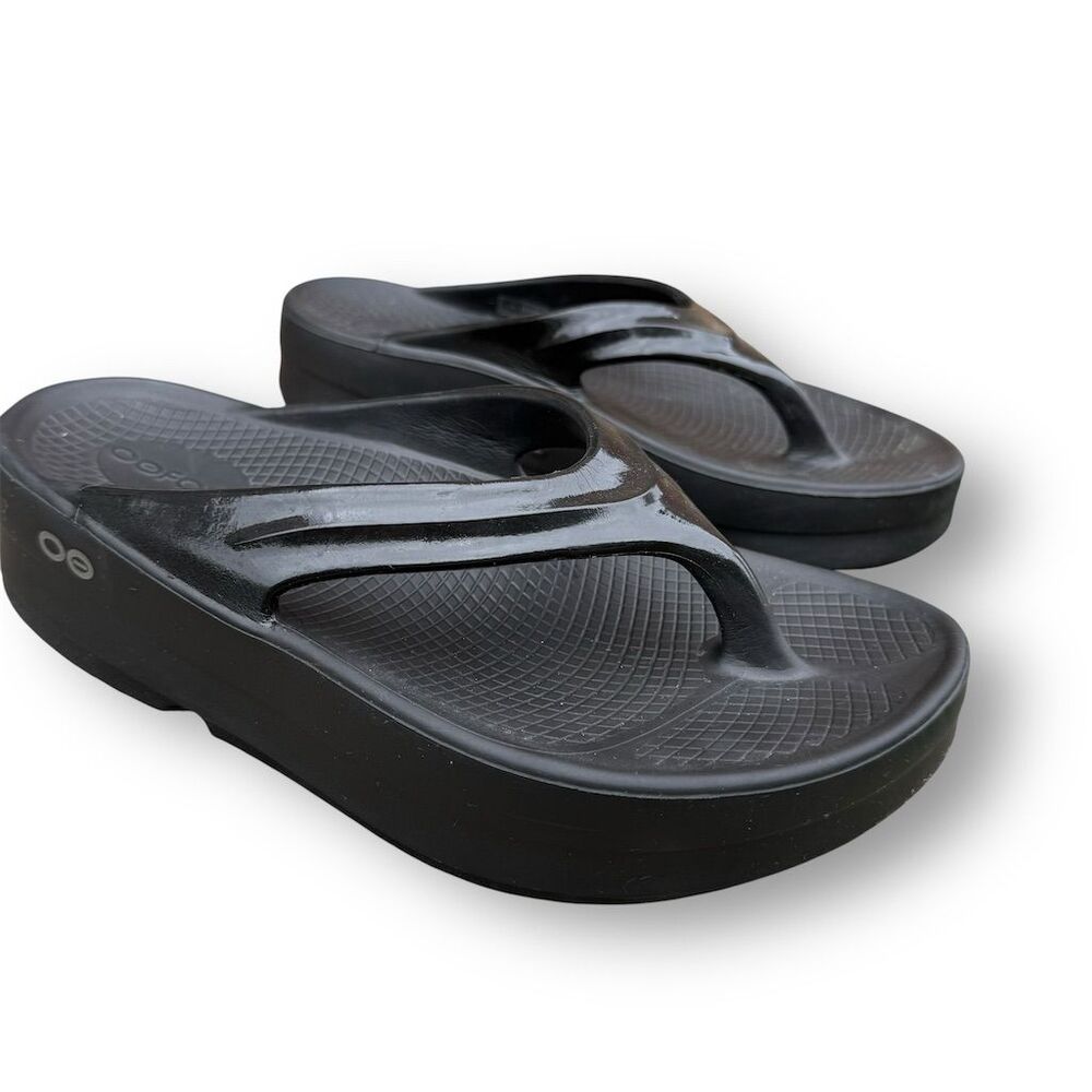 OOFOS Women's Black Comfort Sandals - Picture 3 of 14